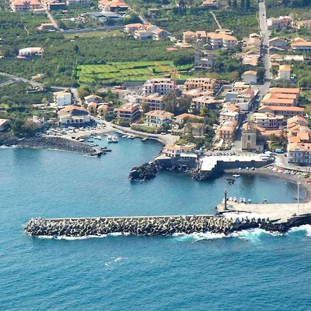 Дом отдыха For Groups Acireale *